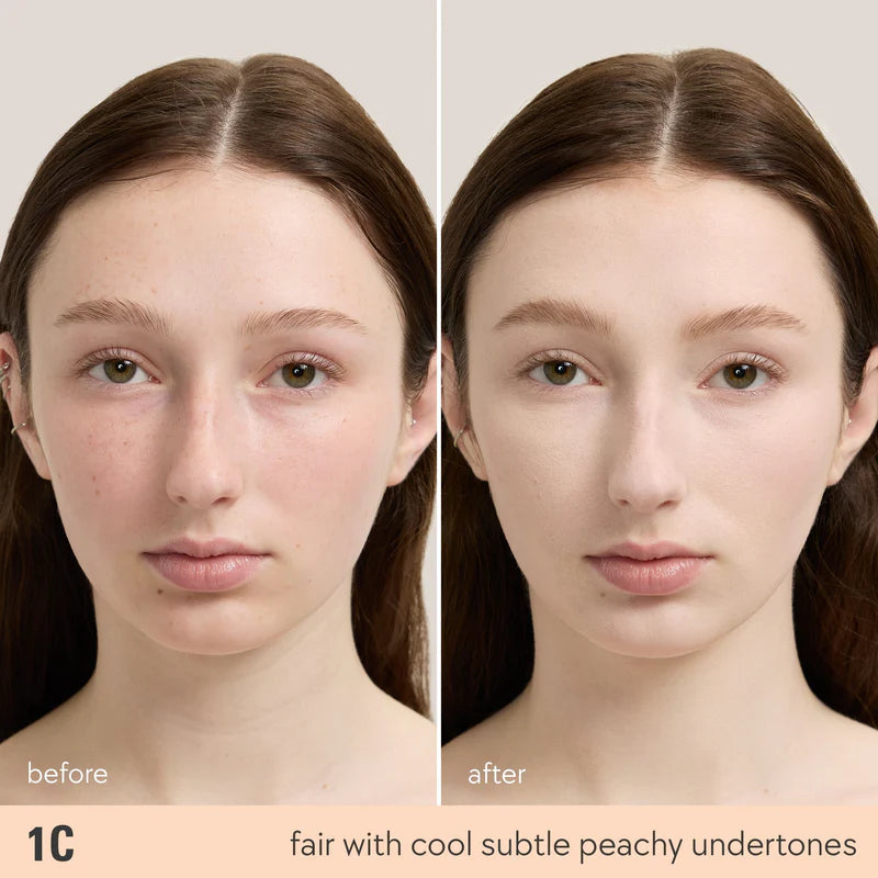Kylie Natural Blur Powder Foundation