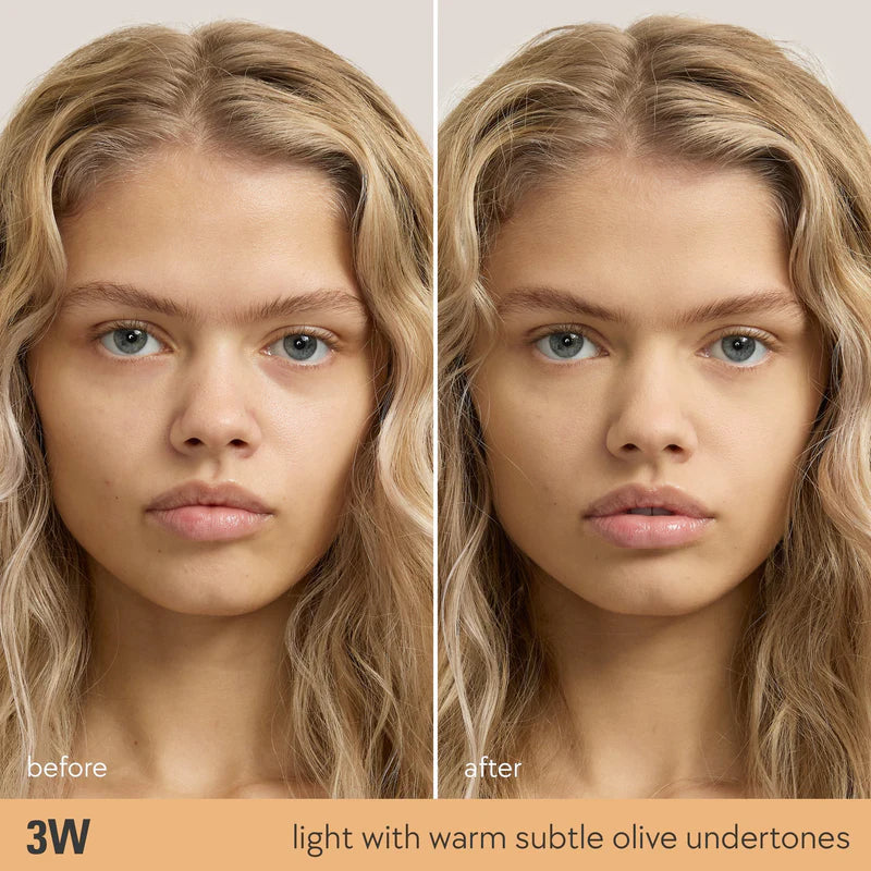 Kylie Natural Blur Powder Foundation