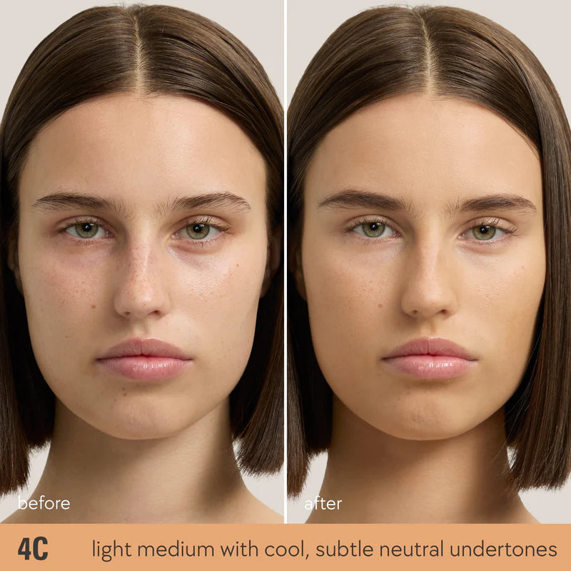 Kylie Natural Blur Powder Foundation