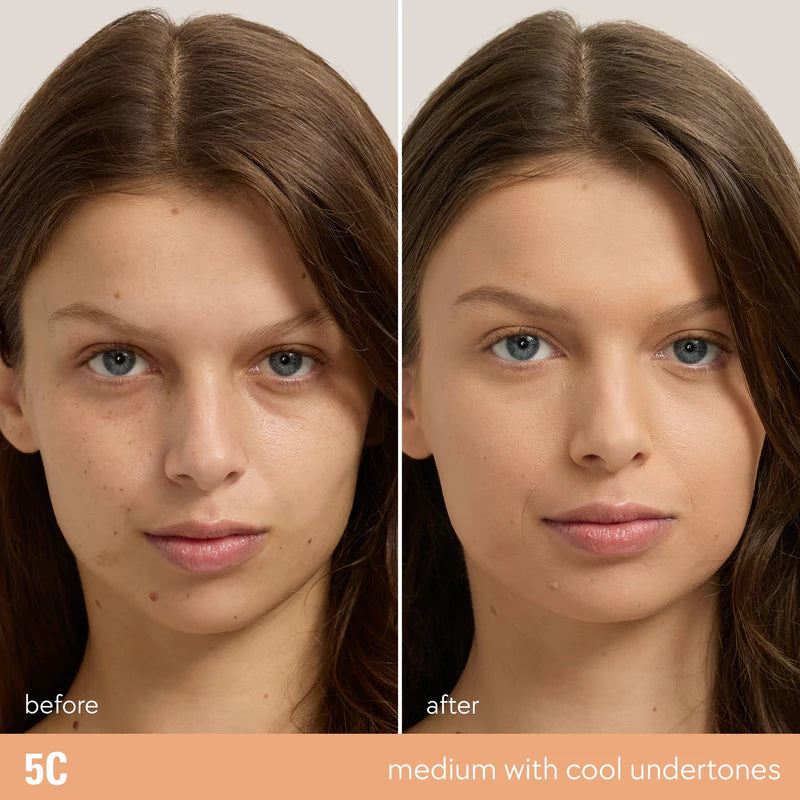 Kylie Natural Blur Powder Foundation
