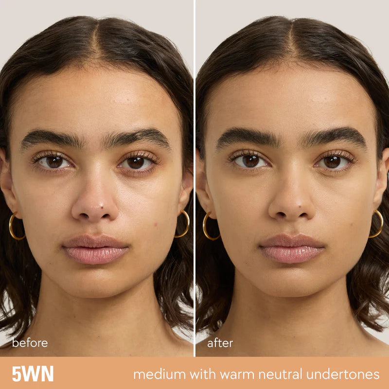 Kylie Natural Blur Powder Foundation
